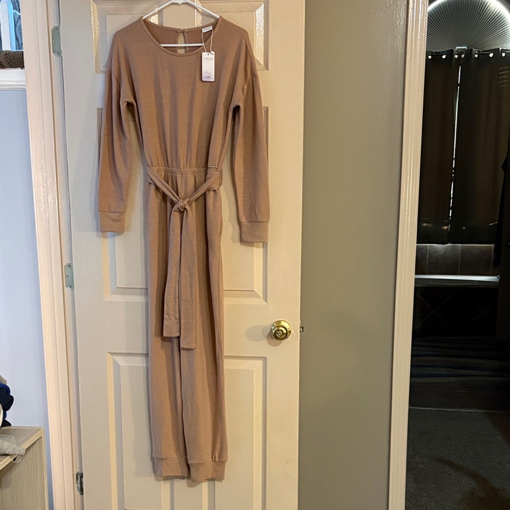NWT Lascana women’s taupe jogger jumpsuit. US 4/6 size, soft sweatshirt material
